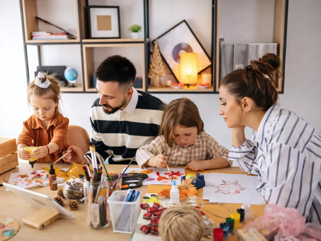 Family-painting-together