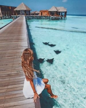 Girl In Bora Bora Paint By Numbers